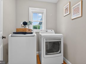 1854 Abbotsford Drive, Vienna VA 22182
