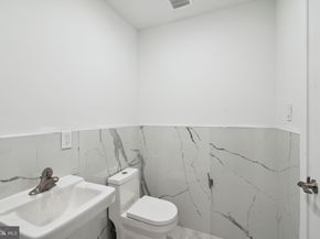 5164 Ridge Avenue, Philadelphia PA 19128