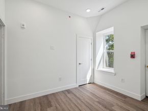 5164 Ridge Avenue, Philadelphia PA 19128