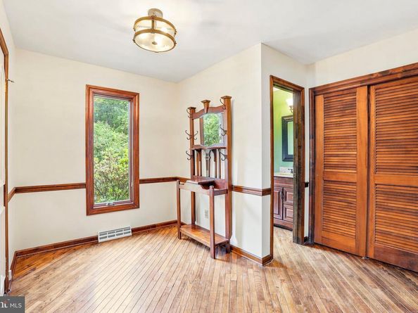 24 Berkley Drive, Yardley PA 19067