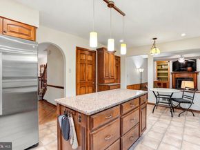 24 Berkley Drive, Yardley PA 19067