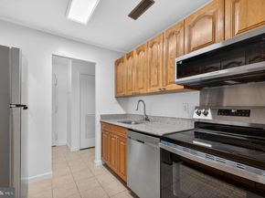 3101 S Manchester Street 308, Falls Church VA 22044