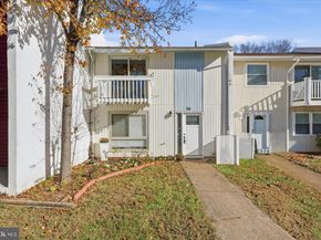 26 Carousel Court, Sterling VA 20164