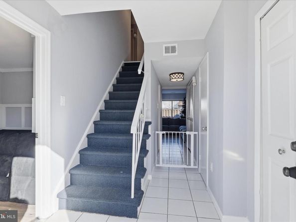 26 Carousel Court, Sterling VA 20164