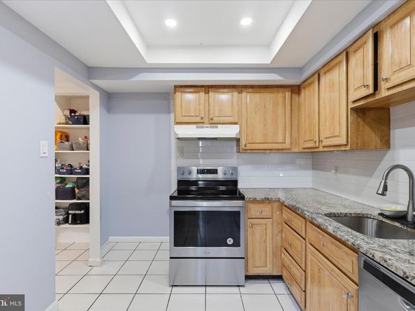 26 Carousel Court, Sterling VA 20164