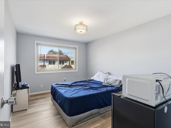 26 Carousel Court, Sterling VA 20164