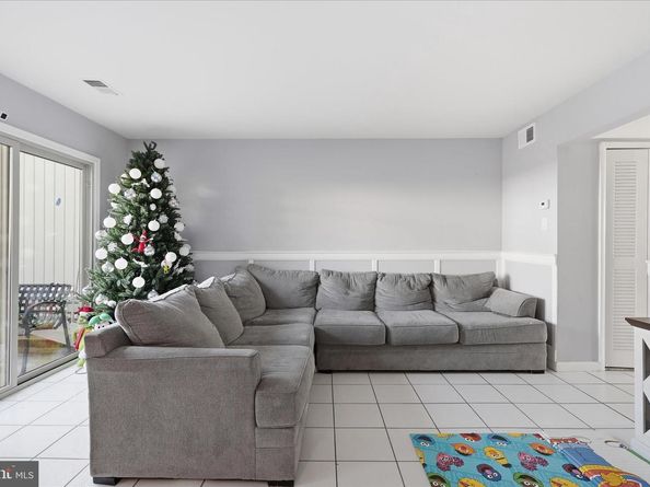 26 Carousel Court, Sterling VA 20164