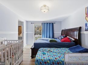 26 Carousel Court, Sterling VA 20164