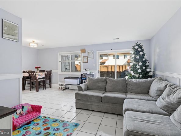 26 Carousel Court, Sterling VA 20164