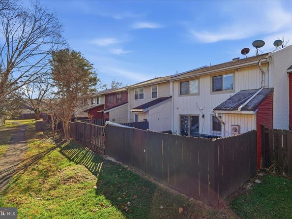 26 Carousel Court, Sterling VA 20164