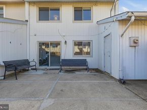 26 Carousel Court, Sterling VA 20164