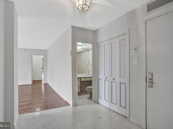 800 25TH Street NW 502, Washington DC 20037