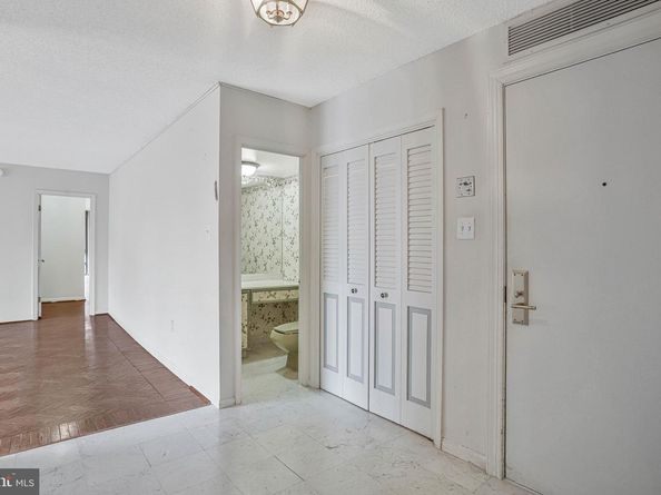 800 25TH Street NW 502, Washington DC 20037