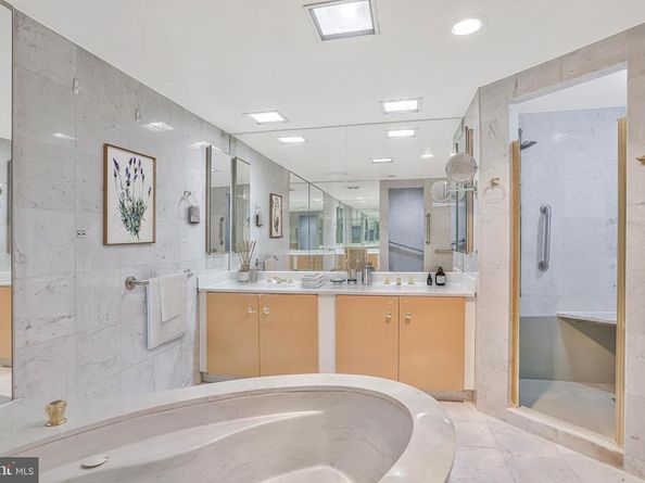 800 25TH Street NW 502, Washington DC 20037