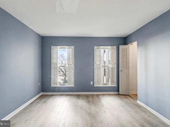 29 Canterbury Square 201, Alexandria VA 22304