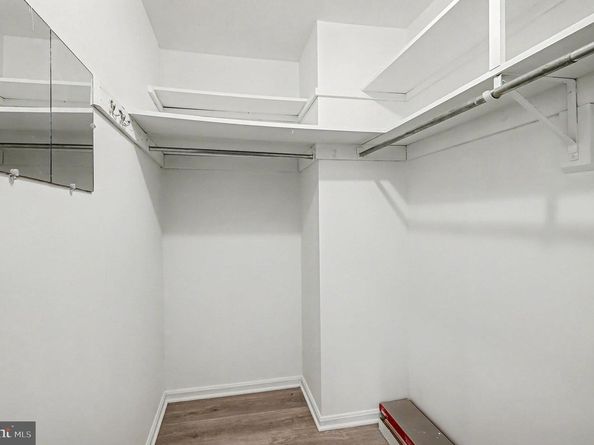 29 Canterbury Square 201, Alexandria VA 22304