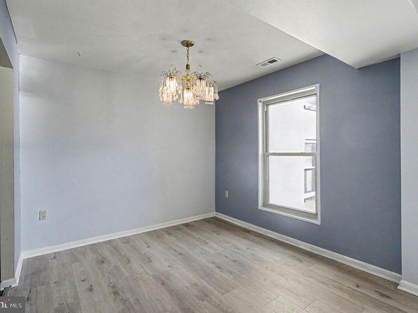 29 Canterbury Square 201, Alexandria VA 22304