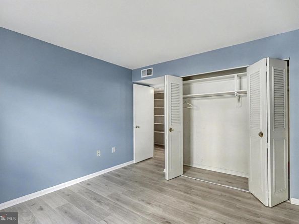 29 Canterbury Square 201, Alexandria VA 22304