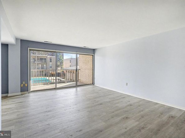 29 Canterbury Square 201, Alexandria VA 22304