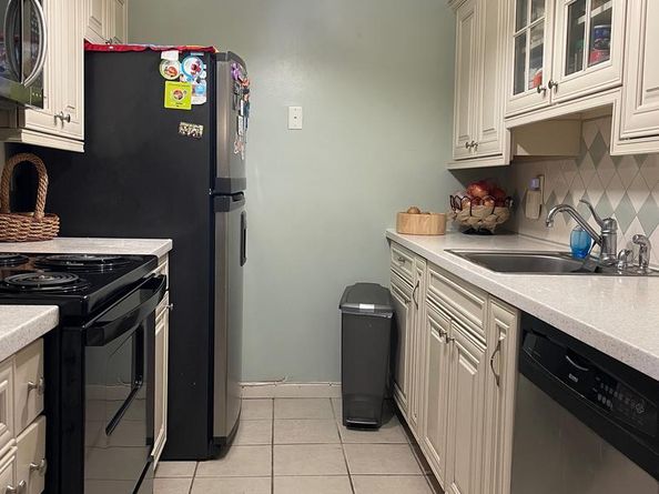 3407 Summit Court NE 3407, Washington DC 20018