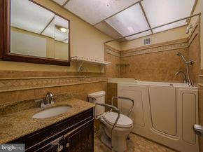 1001 City Avenue EE927, Wynnewood PA 19096