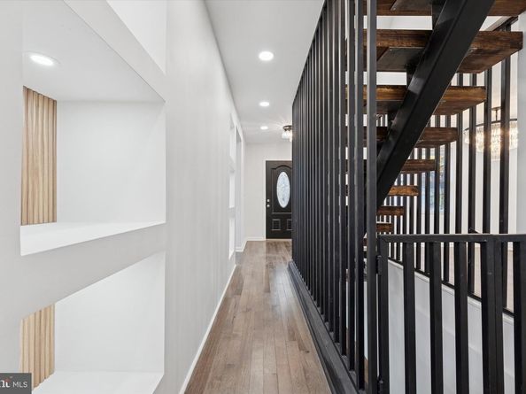 323 Derwyn Road, Drexel Hill PA 19026