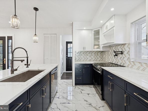 323 Derwyn Road, Drexel Hill PA 19026