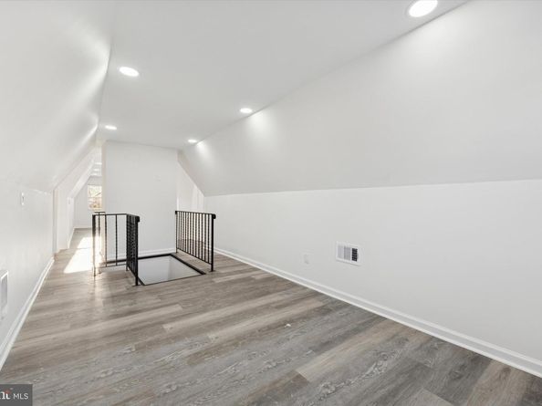 323 Derwyn Road, Drexel Hill PA 19026