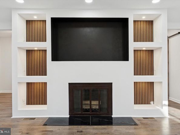 323 Derwyn Road, Drexel Hill PA 19026