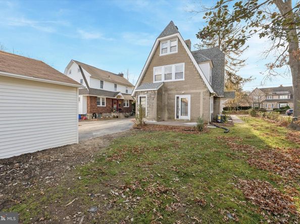 323 Derwyn Road, Drexel Hill PA 19026