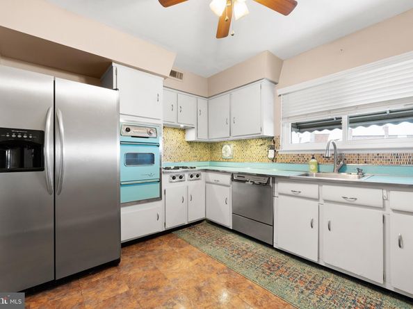 3566 Gloucester Lane, Philadelphia PA 19114