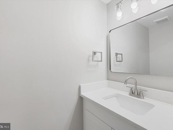 2694 Centennial Court 54, Alexandria VA 22311