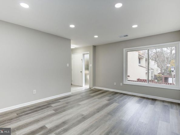 2394 Southgate Square, Reston VA 20191