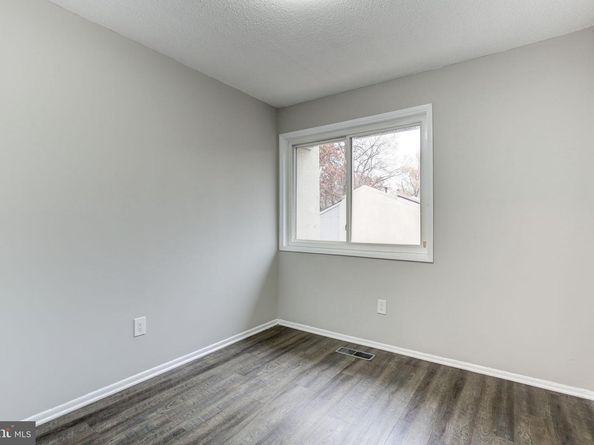 2394 Southgate Square, Reston VA 20191