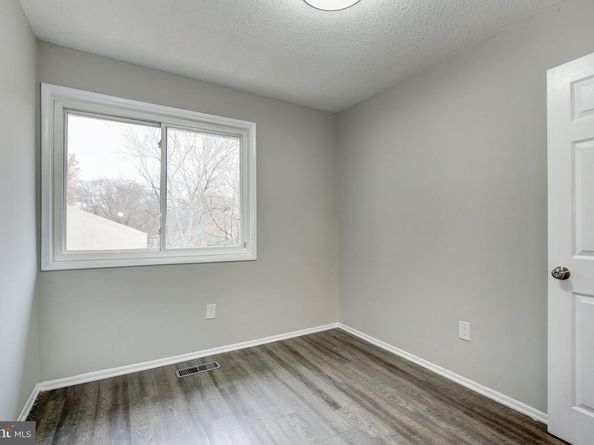 2394 Southgate Square, Reston VA 20191