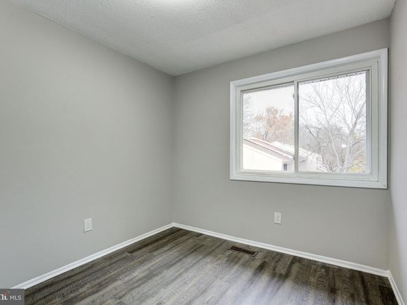 2394 Southgate Square, Reston VA 20191