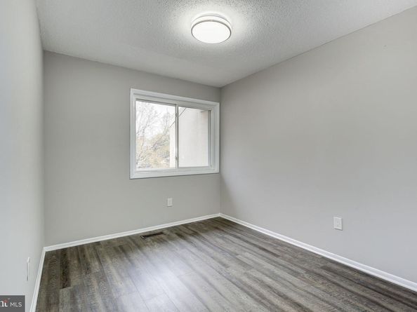 2394 Southgate Square, Reston VA 20191