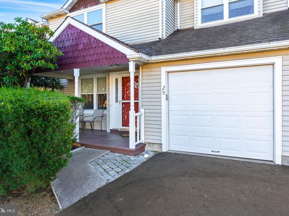 29 Tree Bark Lane, Southampton PA 18966