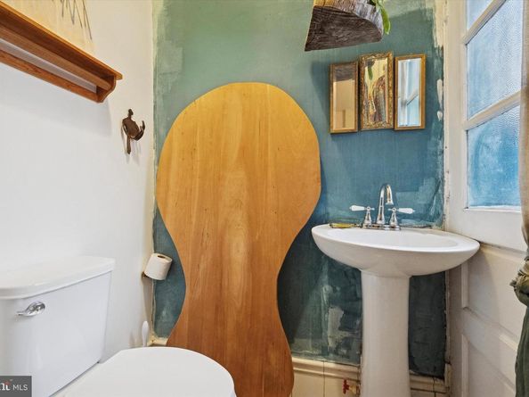 1608 N Dover Street, Philadelphia PA 19121