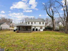 8020 Lakenheath Way, Potomac MD 20854