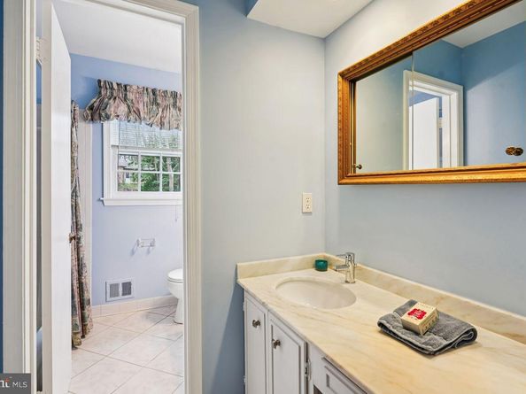 8020 Lakenheath Way, Potomac MD 20854