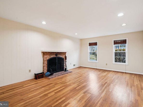 8020 Lakenheath Way, Potomac MD 20854