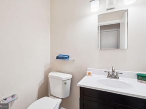 8020 Lakenheath Way, Potomac MD 20854