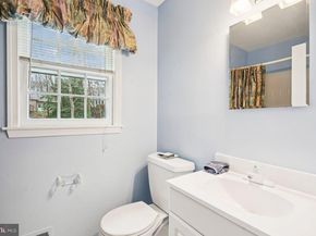 8020 Lakenheath Way, Potomac MD 20854