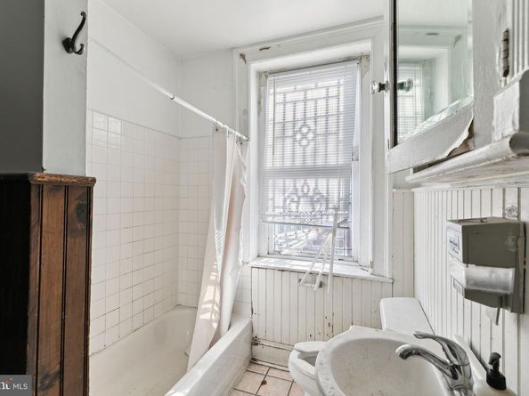 701 N 63rd Street, Philadelphia PA 19151