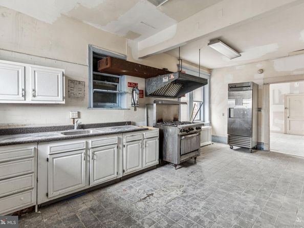 701 N 63rd Street, Philadelphia PA 19151