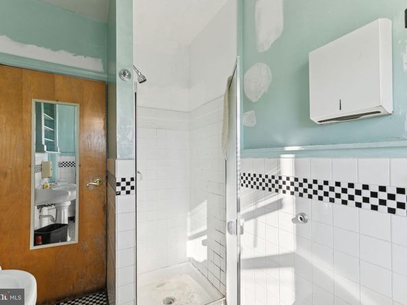 701 N 63rd Street, Philadelphia PA 19151