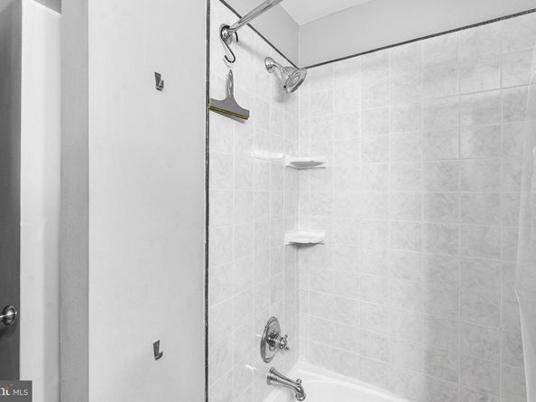 315 New Street 412, Philadelphia PA 19106