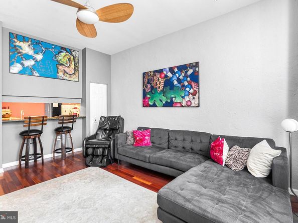 315 New Street 412, Philadelphia PA 19106