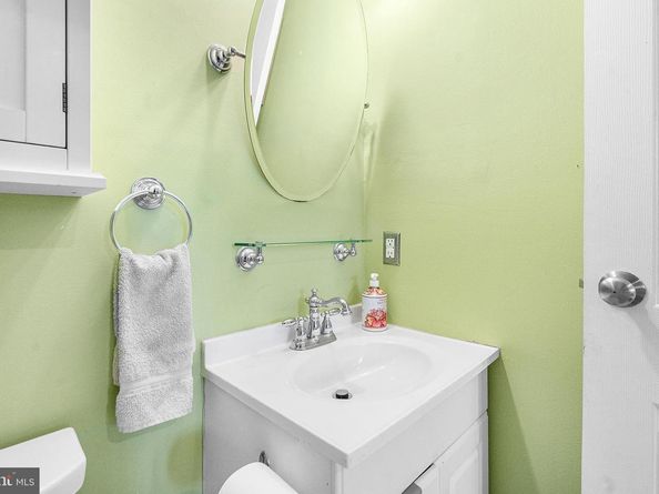 315 New Street 412, Philadelphia PA 19106